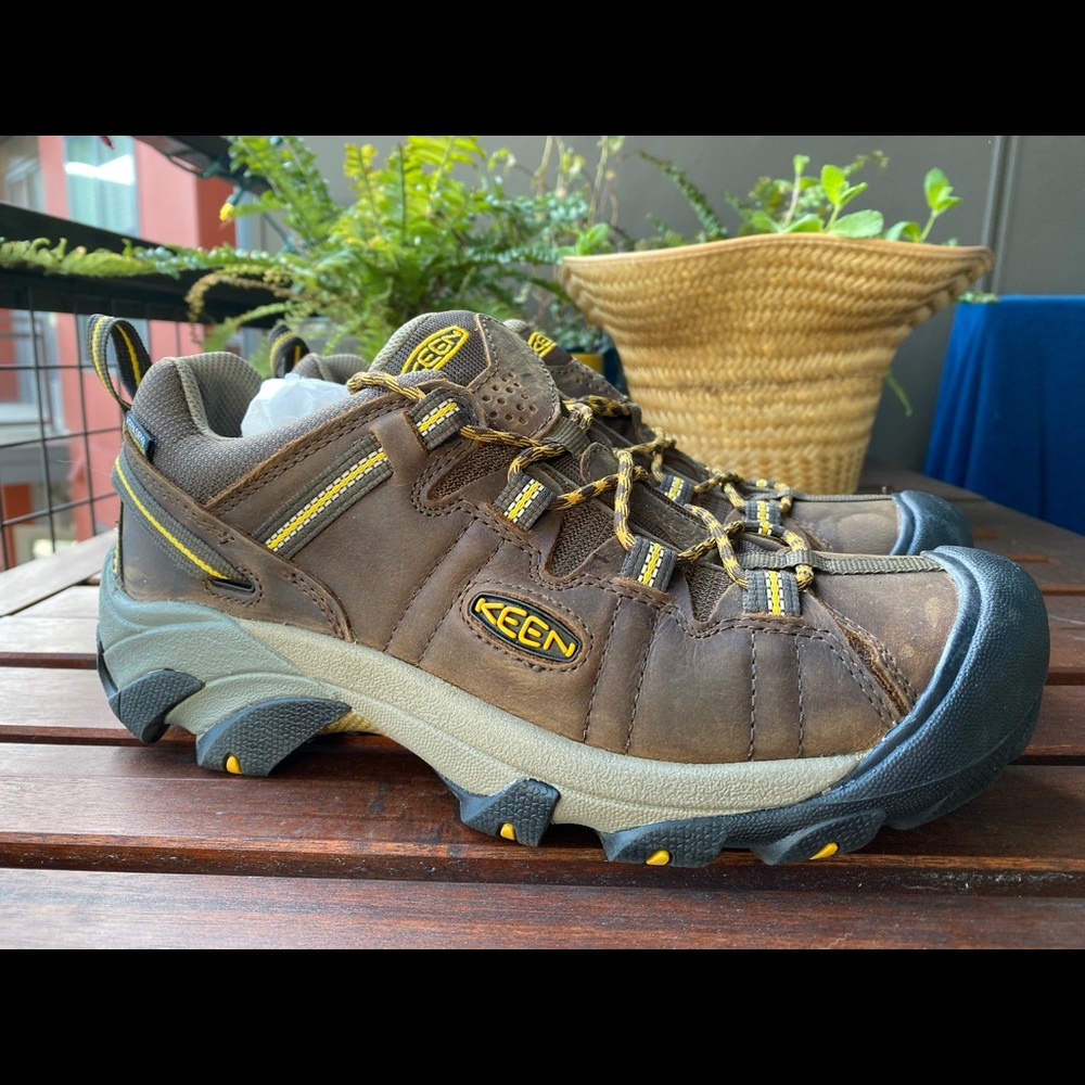 Keen Men’s Targhee II Waterproof boots US size 10.5